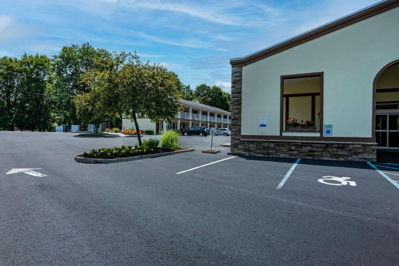 Rodeway Inn Poughkeepsie Eksteriør bilde